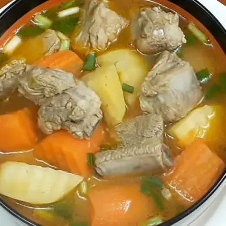 Hình ảnh Cơm canh sườn hầm rau củ