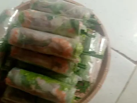 Hình ảnh combo 20 cuốn . đầy đủ + tôm thịt 