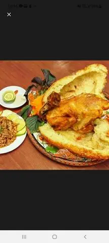 Hình ảnh Gà bó xôi truyền thống nguyên con cắt sẵn + Coca