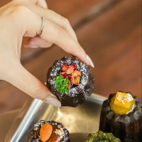 Hình ảnh Caneles Vani - Sốt caramel