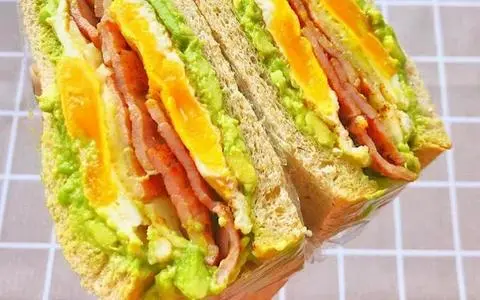 Hình ảnh Sandwich thịt chả trứng