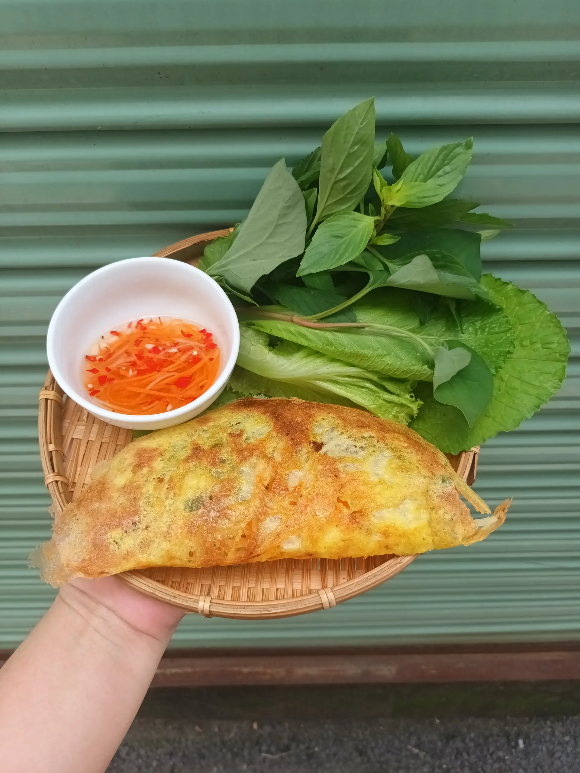 Hình ảnh Bánh xèo truyền thống nhân tôm, thịt( Bánh Nhỏ )