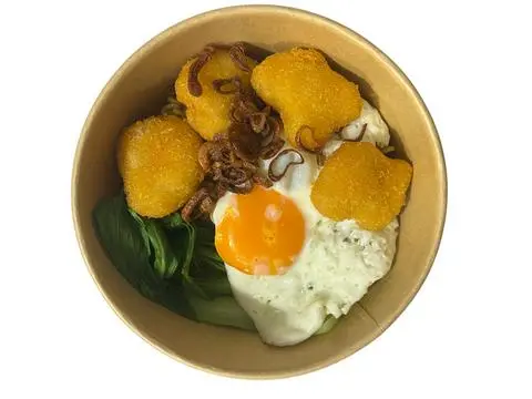 Hình ảnh Mì trộn Indomie Gà giòn nugget + trứng ốp la