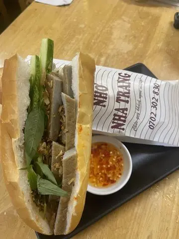 Hình ảnh Bánh mì chả cá