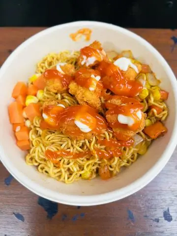 Hình ảnh Mì trộn gà viên