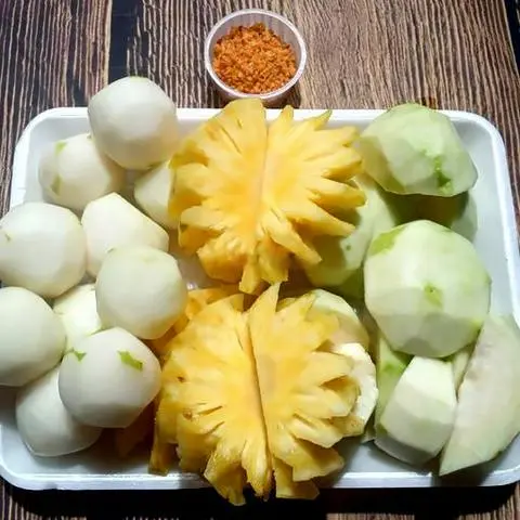 Hình ảnh Táo Phan Rang, Thơm, Ổi - Khay 1kg