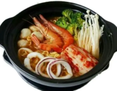 Hình ảnh Mì cay hải sản 