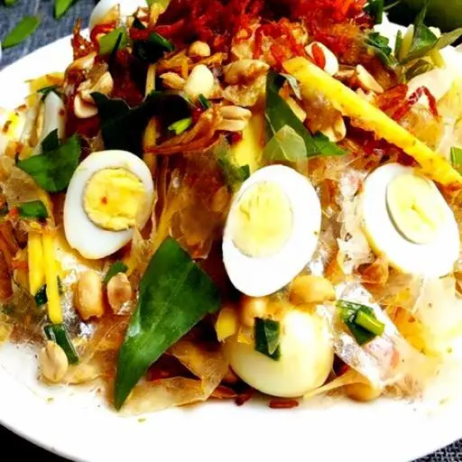 Hình ảnh Bánh Tráng Trộn Sate Sốt Tắc Full Topping - 1 Phần