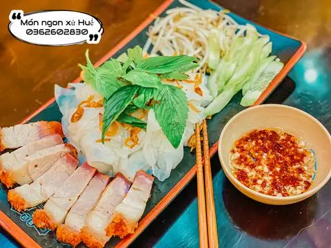 Hình ảnh Bánh Ướt Heo Quay Mắm Nêm