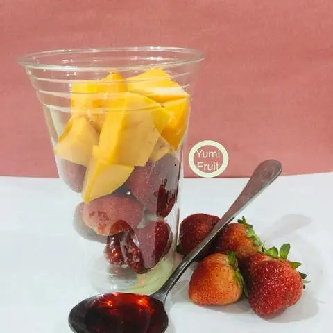 Hình ảnh Ly mix 2 loại - mít thái - dâu tây dầm siro