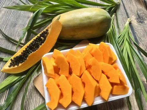 Hình ảnh Đu Đủ Ruột Vàng Cắt Sẵn - Hộp 1Kg