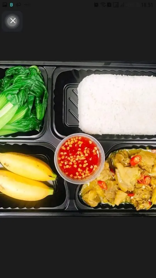 Hình ảnh Combo 16 : Combo gà kho sả ớt  (kèm canh, rau, trái cây tráng miệng)