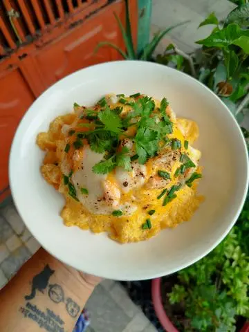 Hình ảnh Cơm chiên tôm trứng phủ