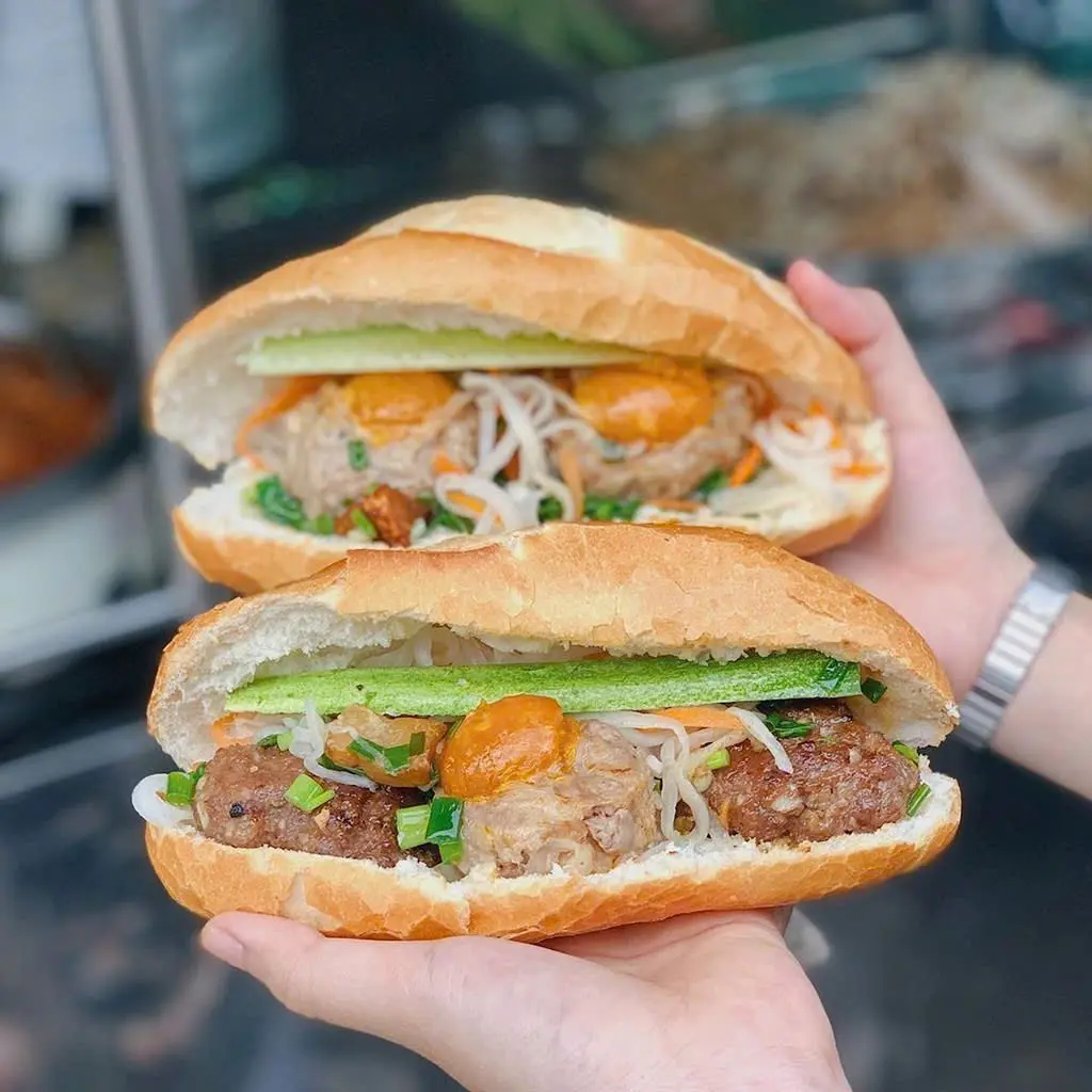 Hình ảnh Bánh mì xíu mại  Đà Lạt