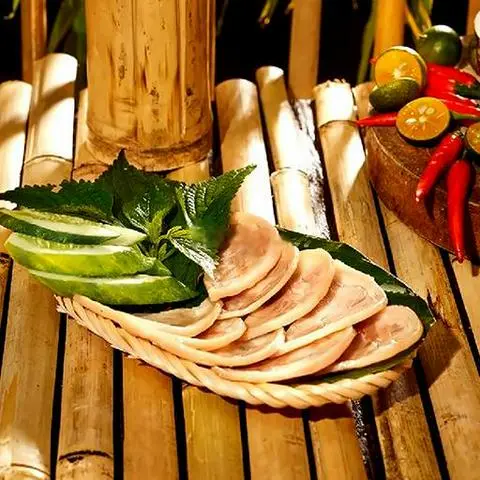Hình ảnh Thịt chân giò thêm
