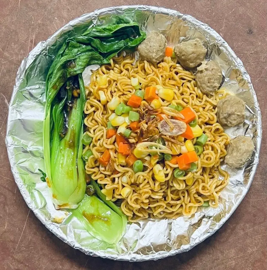 Hình ảnh Mì trộn bò viên