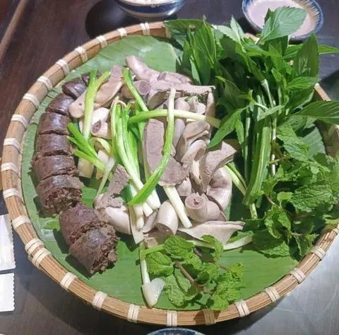 Hình ảnh Lòng lợn luộc