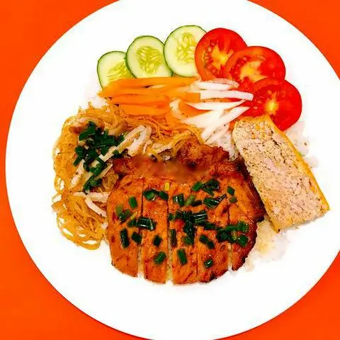 Hình ảnh Cơm tấm sườn bì chả