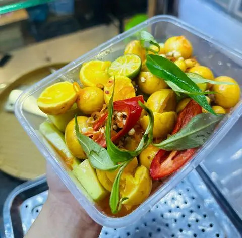 Hình ảnh Trứng non mix chân gà RÚT XƯƠNG ( nhỏ)