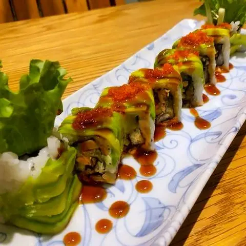 Hình ảnh SUSHI AVOKADO ELL ROLL -Lươn Nhật, Trứng tôm,Bơ