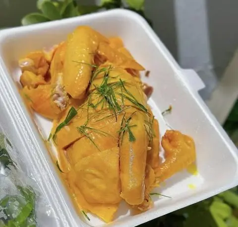 Hình ảnh Gà ri nửa con ( chặt từ nguyên con) 