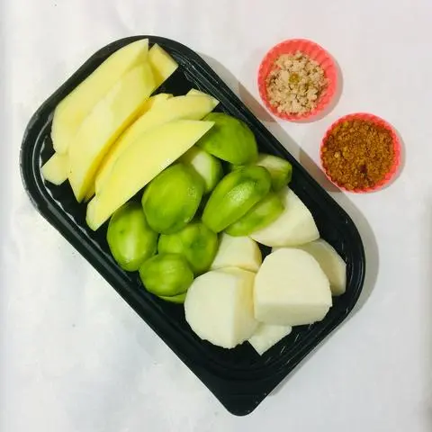Hình ảnh Hộp mix 3 món - xoài - cóc - sắn