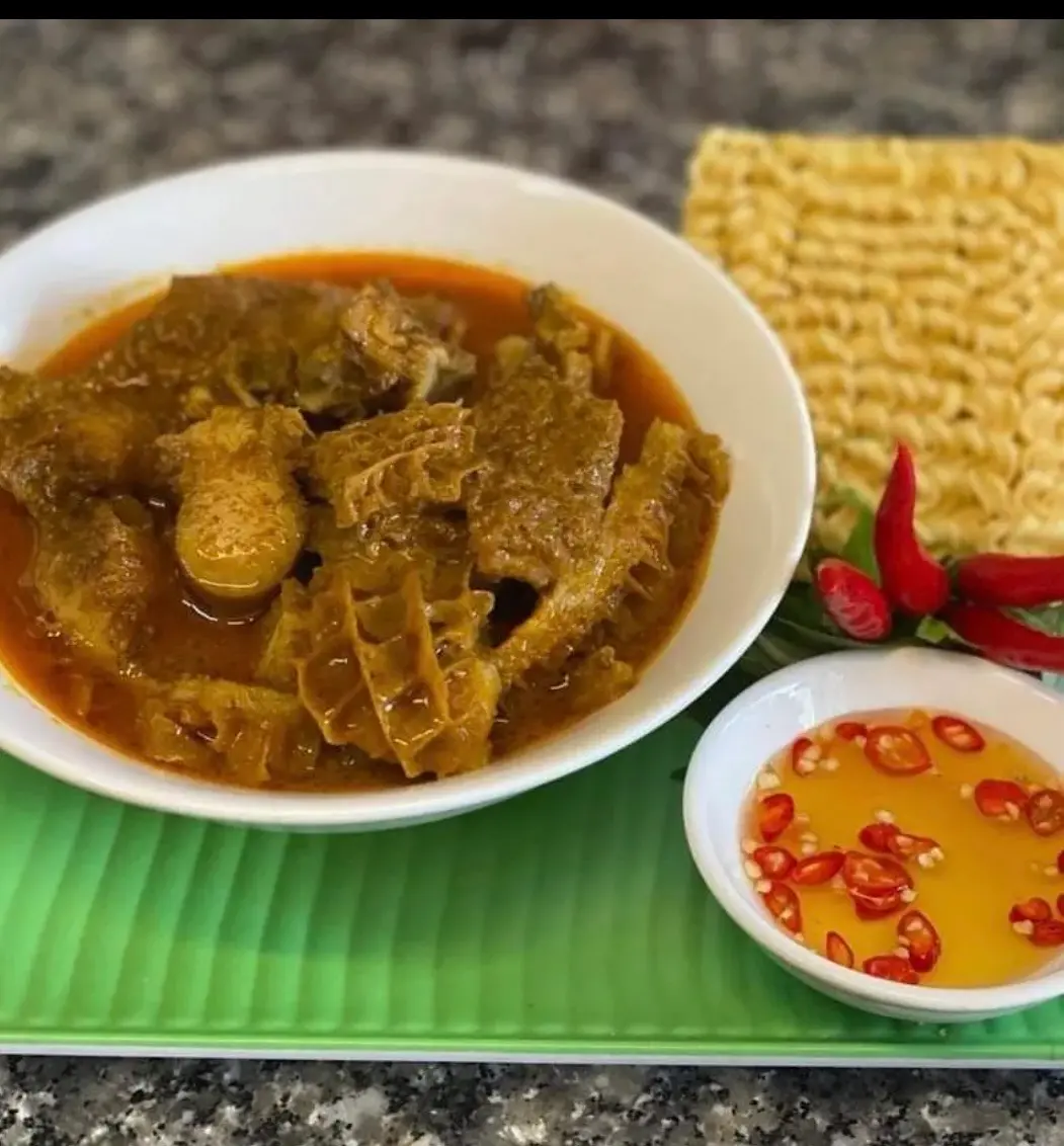 Hình ảnh Phá Lấu Bò Thập Cẩm Phần Lớn 120Gr - 1 Mì Gói