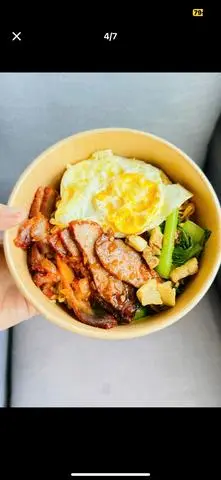 Hình ảnh Mì trộn trứng xá xíu 
