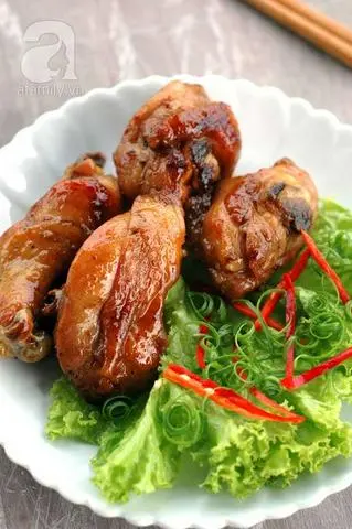 Hình ảnh Cơm Má Đùi Gà Chiên Nước Mắm 
