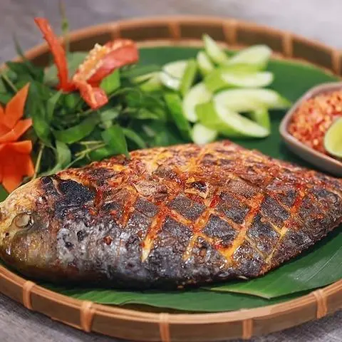Hình ảnh Cá nướng nguyên con