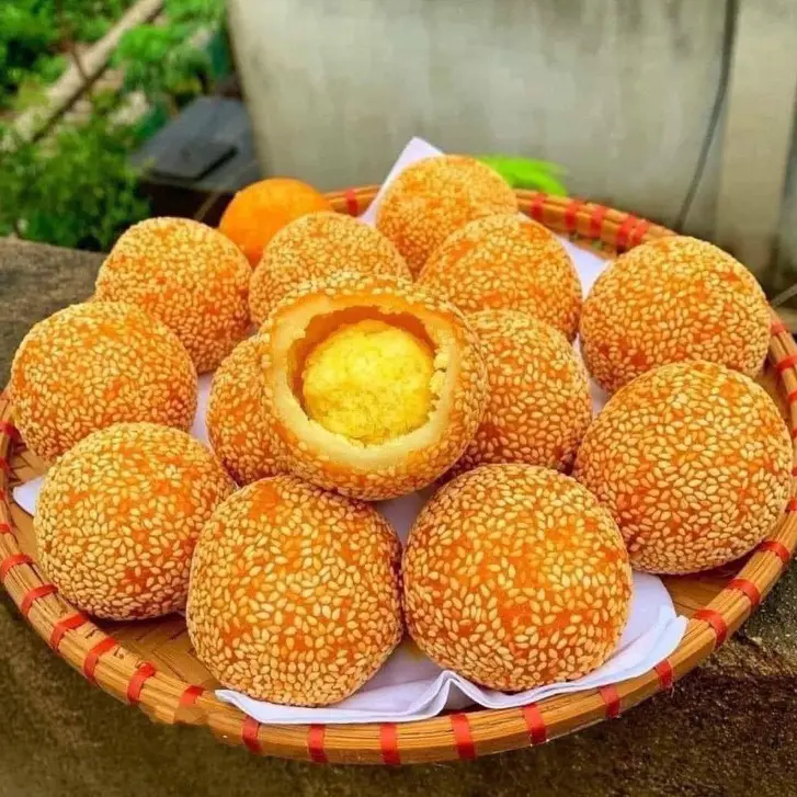 Hình ảnh Bánh cam lúc lắc phố cổ + khoai mỡ chiên giòn 