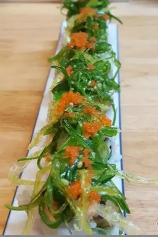 Hình ảnh Poki Roll (Cuộn Tôm Chiên với Rong Biển Trộn Mè)