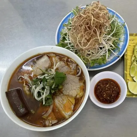 Hình ảnh Bún bò nạm