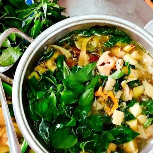 Hình ảnh Lẩu gà nấu lá é Phú Yên - nhỏ