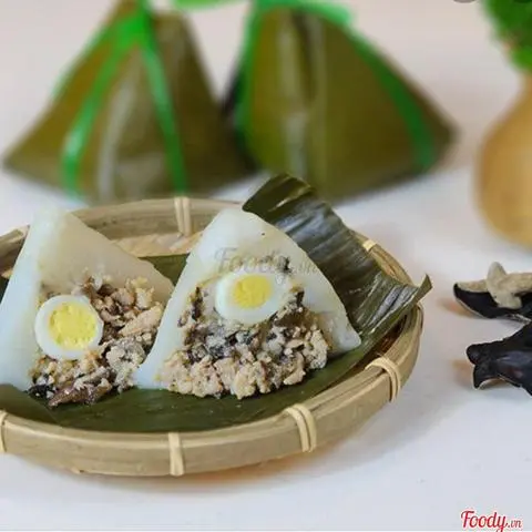 Hình ảnh Bánh gio kèm thịt chả