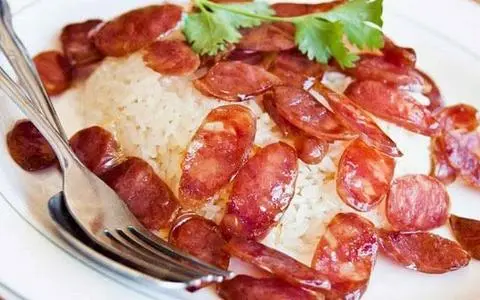 Hình ảnh Cơm tấm lạp xưởng