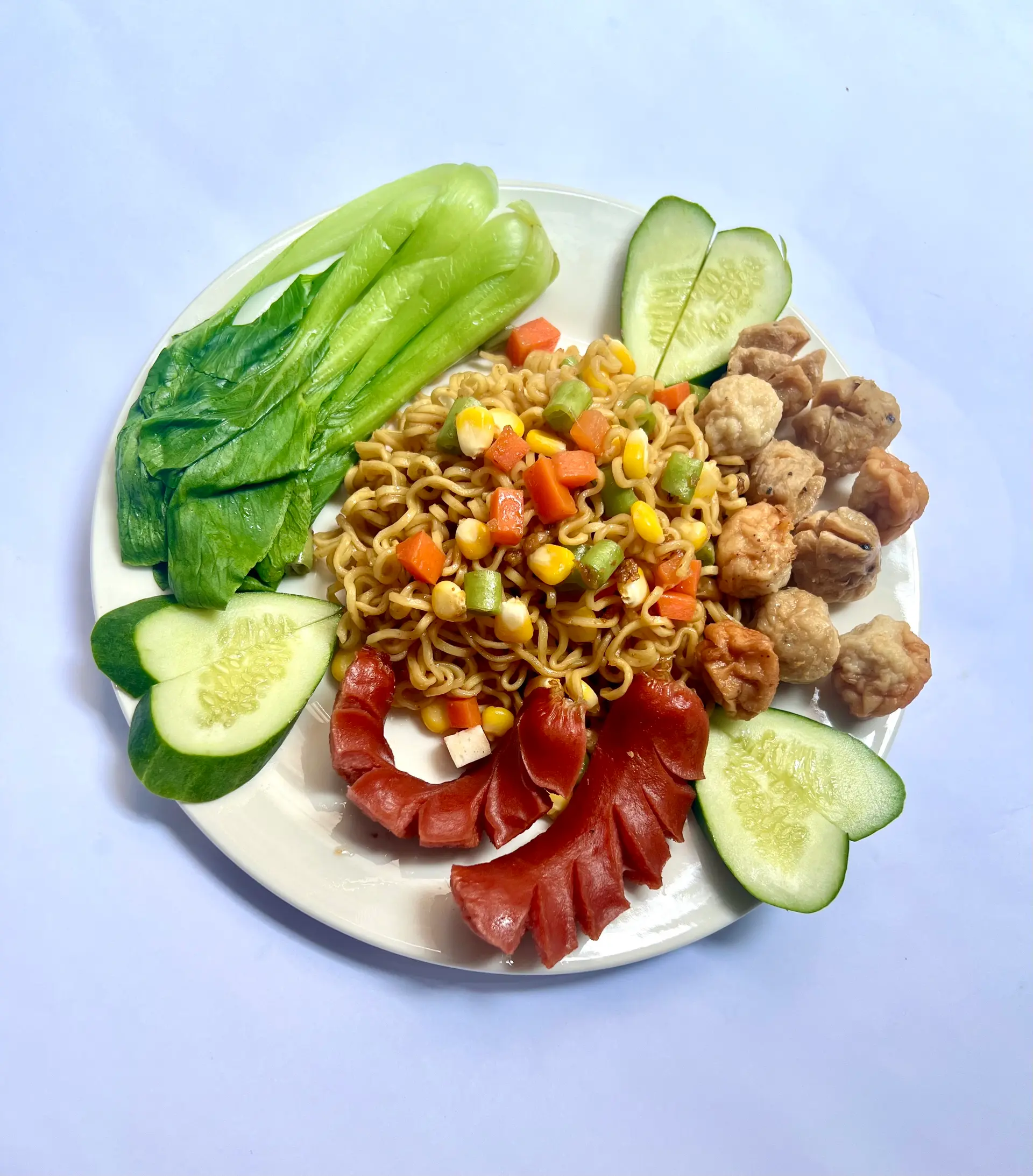 Hình ảnh Mì trộn viên chiên thập cẩm