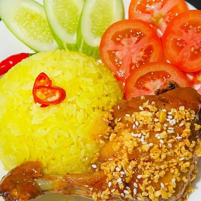 Hình ảnh CƠM CHIÊN _ ĐÙI SỐT MẮM TỎI