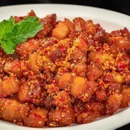 Hình ảnh cơm chiên ba chỉ rim xả ớt 