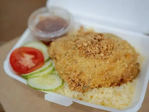 Hình ảnh Cơm Gà Xù Sốt Tự Chọn