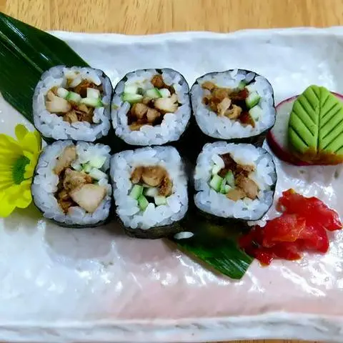 Hình ảnh Sushi Cá Ngừ Xào & Dưa Leo M9 - Tuna Itame Kappa