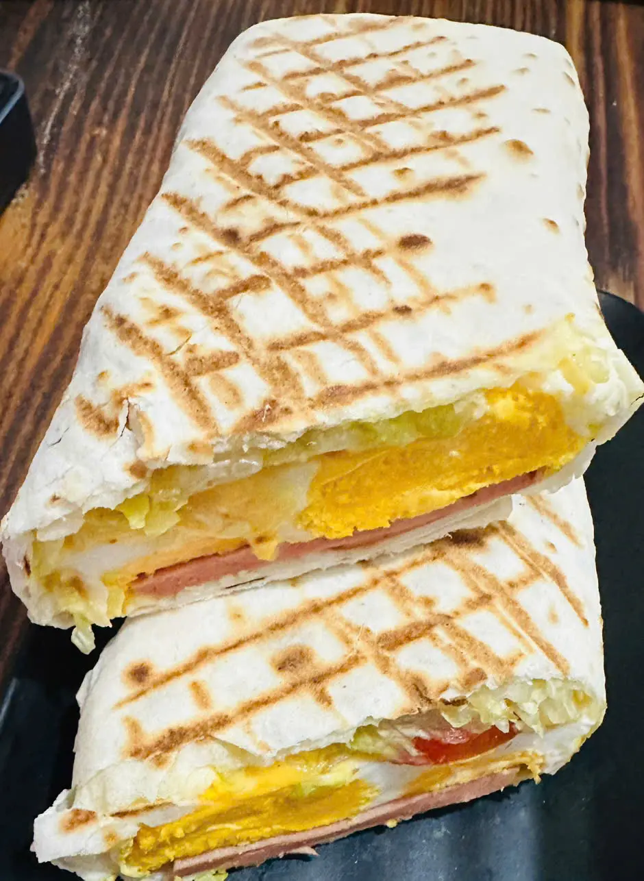 Hình ảnh 19. LUNCHEON MEAT WRAP