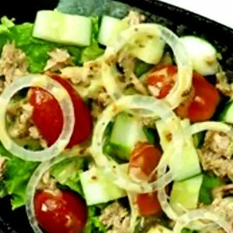 Hình ảnh Salad tuna sốt chua ngọt