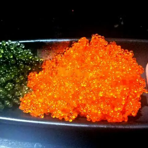 Hình ảnh Trứng cá chuồn sashimi