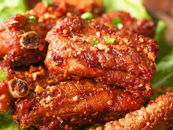 Hình ảnh Cơm sườn muối chiên