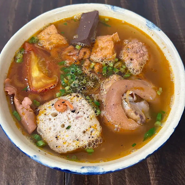 Hình ảnh bánh đa riêu ốc (có sườn)