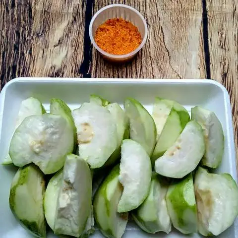 Hình ảnh Ổi Nữ Hoàng Gọt Sẵn - Hộp 1kg