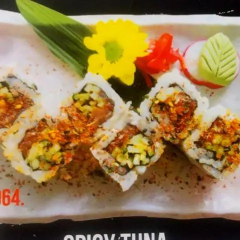 Hình ảnh Sushi Spicy Tuna M10 -  Cá Ngừ Sốt Cay Trộn Bột Tem