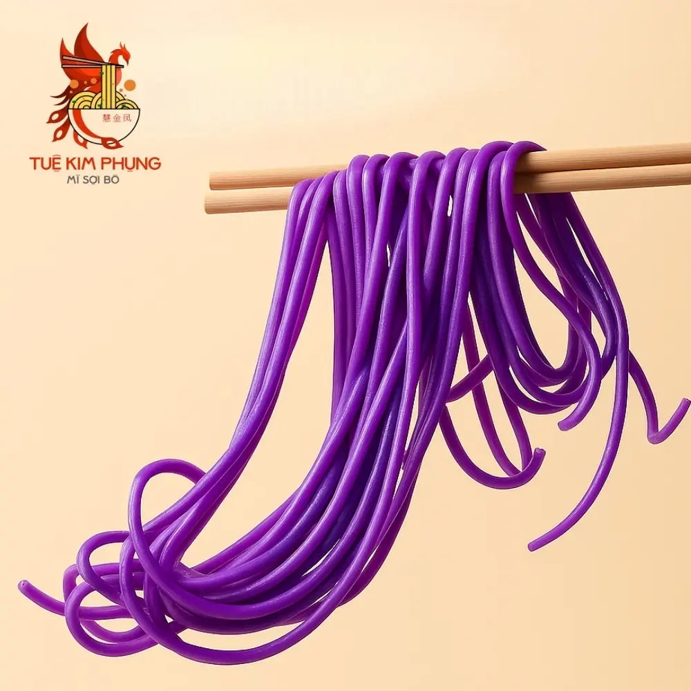 Hình ảnh Mì tươi thủ công vị lá cẩm