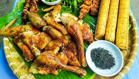 Hình ảnh Combo Gà Nướng Nguyên 1/2 Con  + Cơm Lam  ( Phần 2 Người )